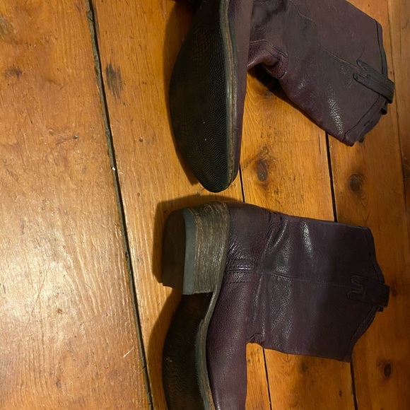 Frye Carson purple boots - Picture 3 of 4